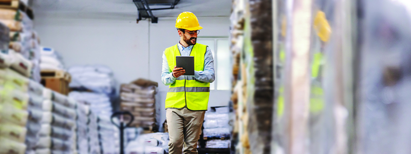 worker using AI hazard detection