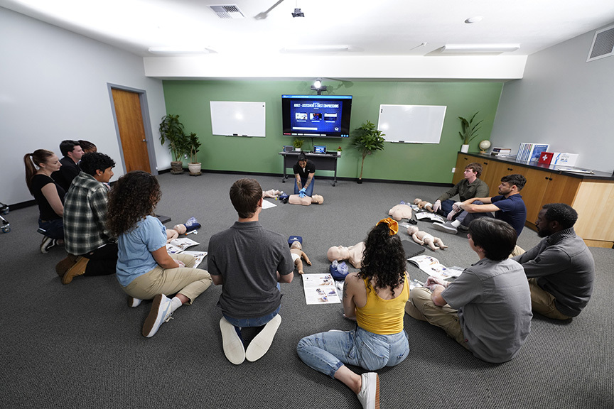 Instructor with classroom of students DSC2308